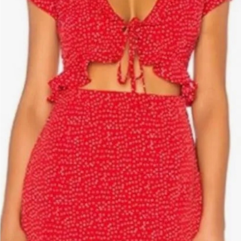 Superdown Vibrant Red Apparel
❤️